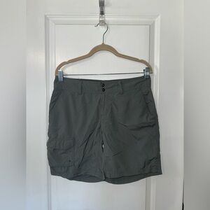 Columbia Women’s Gray Kestrel Ridge Shorts - Size 6